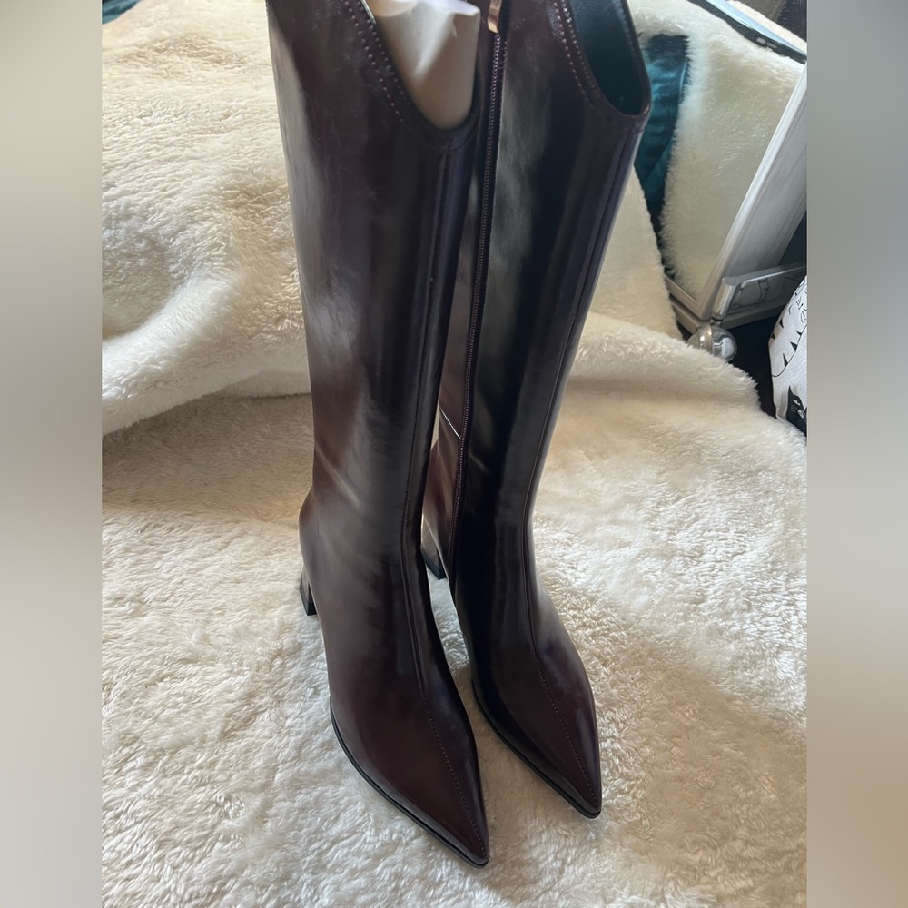Elegant Anchora Red Leather Knee-High Boots - Picture 5 of 16